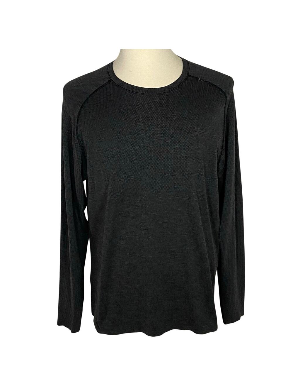 Lululemon Men Gray Long Sleeves Lightweight Stretch Top Size XL